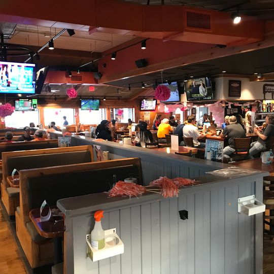 Hooters