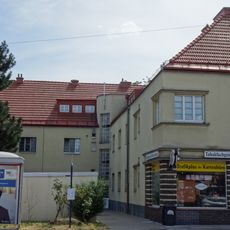 Wohnhaus Steigenteschgasse 136-140 (Freihofsiedlung)
