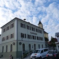 Ehemaliges Schulhaus, jetzt Rathaus