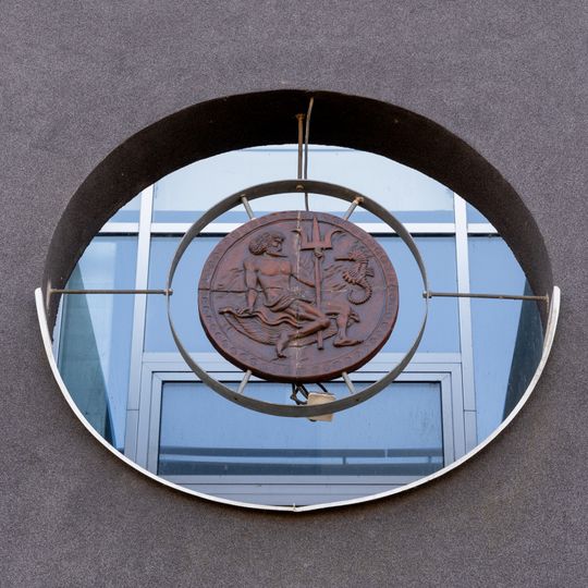 Relief at nábřeží Závodu míru 2740