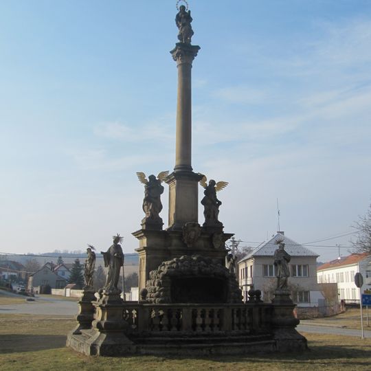 Sloup se sochou Panny Marie