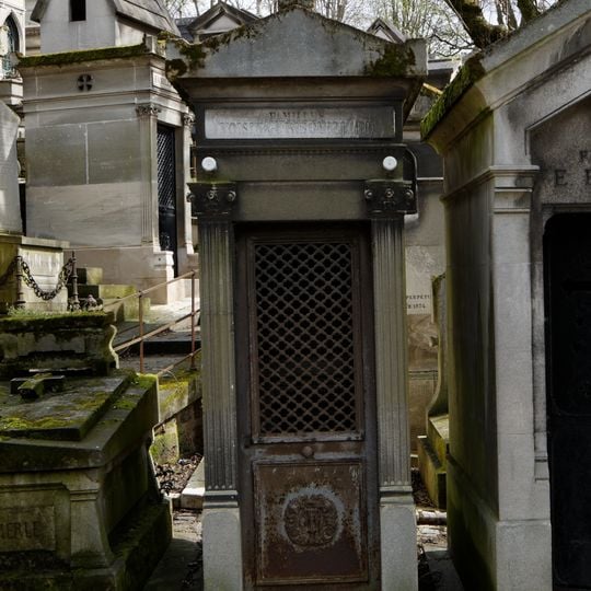 Grave of Voisin-Ribouillard