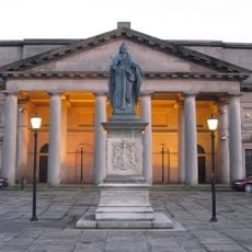 Statue of Queen Victoria