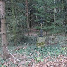 Kříž v lese severně od Býšova