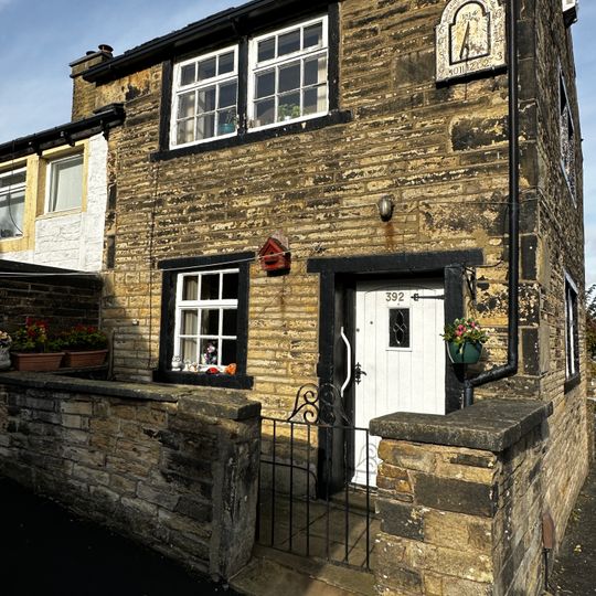 392, Hollingwood Lane