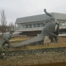 Бронтозавр тышкасьӧ кератозавръяскӧд