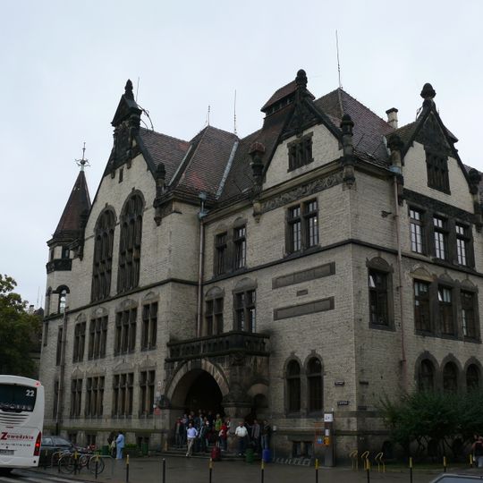 Zespół d. gimnazjum św. Elżbiety, ob. Instytut Pedagogiki i Psychologii UW