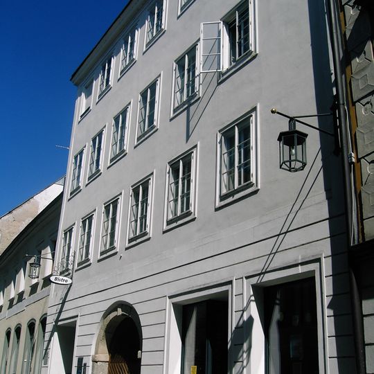 Bürgerhaus samt Hauszeichen