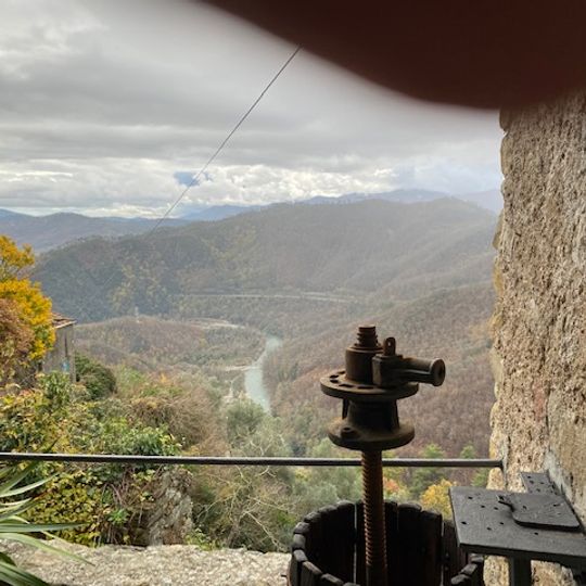 Terrazza panoramica sul fiume Vara