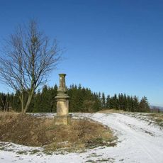 Kříž u Hynčiny vedle polní cesty (3)