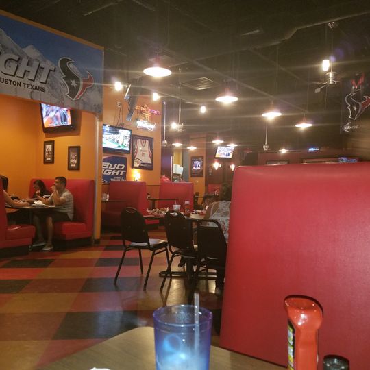 BreWingZ Restaurant and Bar