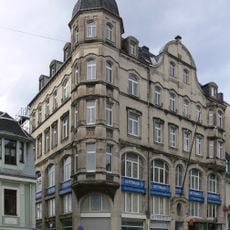 Wohn- und Geschäftshaus in Ecklage Wolkensteiner Straße 19