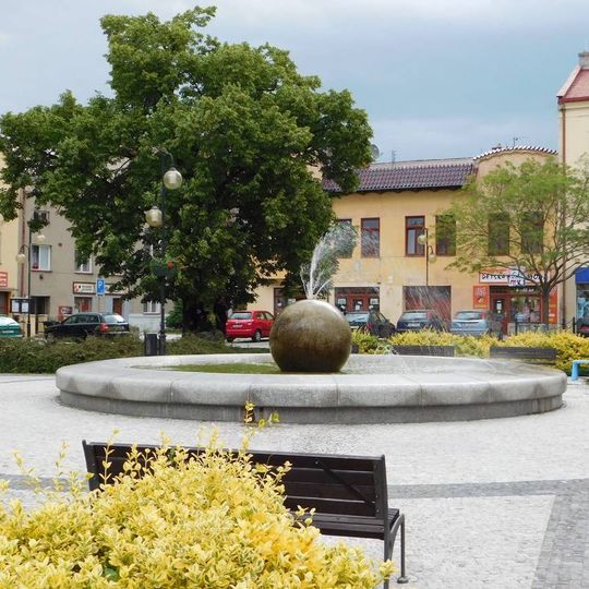 Kašna na náměstí Dr. E. Beneše v Holešově