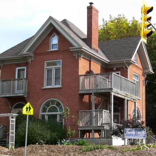 155 Hunter Street East