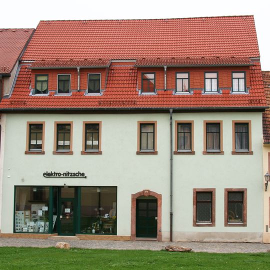 Wohnhaus in geschlossener Bebauung