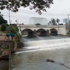 Ratapan Ibu Bridge