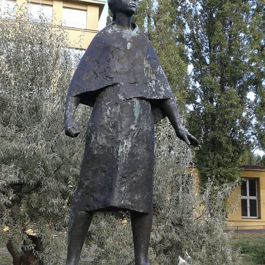 Statue of Anna proletářka