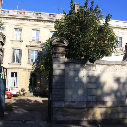 Hôtel de Flore, 16 rue Chevreul