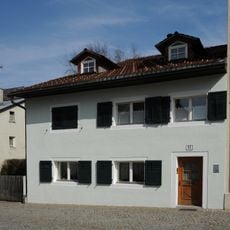 Graf-Wilhelm-Straße 11