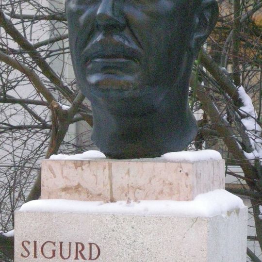 Sigurd Jacobsen Denkmal, Theodor Körner Hof, Vienna