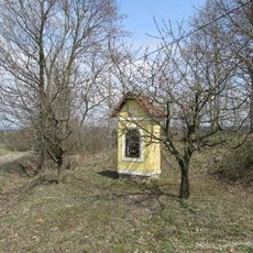 Kaplička západně od Třebějic