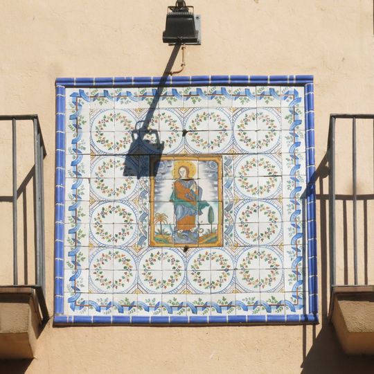 Majòlica d'una casa a la plaça Gran