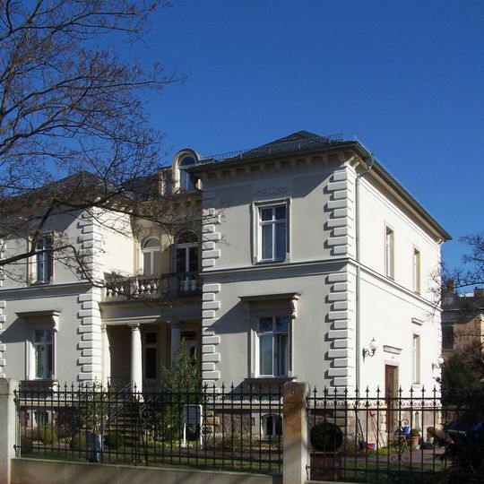 Villa Dr.-Schmincke-Allee 8