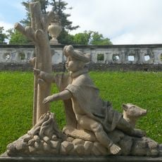 Socha alegorie Zima v Zámecké zahradě v Českém Krumlově