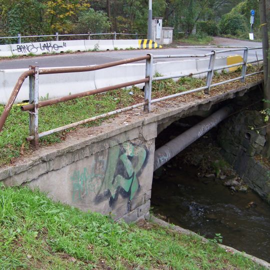 Most ulice U Michelského lesa přes Kunratický potok