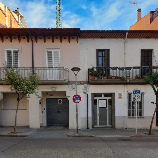 Habitatge unifamiliar al carrer Verge de la Salut, 5-7