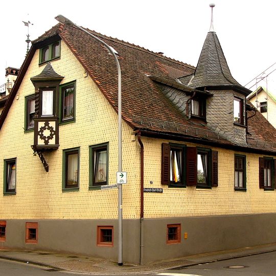 Friedrich-Ebert-Straße 2