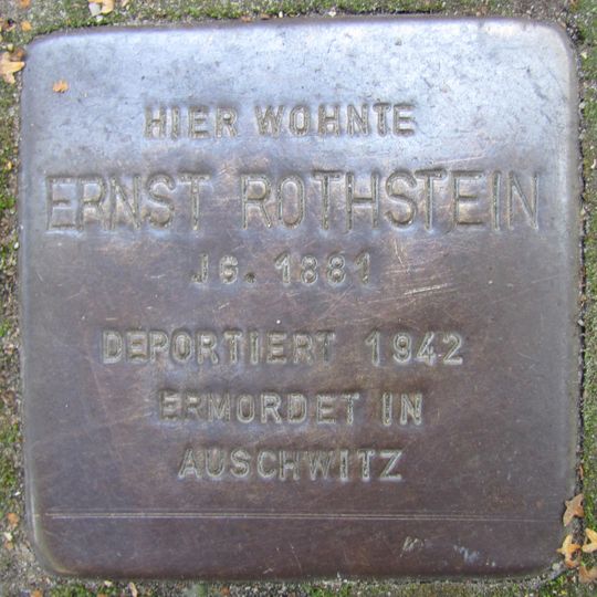 Stolperstein en memoria de Ernst Rothstein