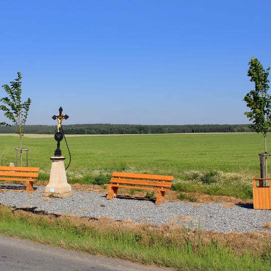 Kříž mezi Malým Malahovem a Doubravou