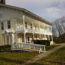 Drovers Inn and Round Family Residence