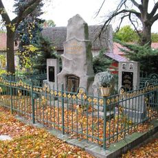 Pomník padlým ve světových válkách v Tuchoměřicích