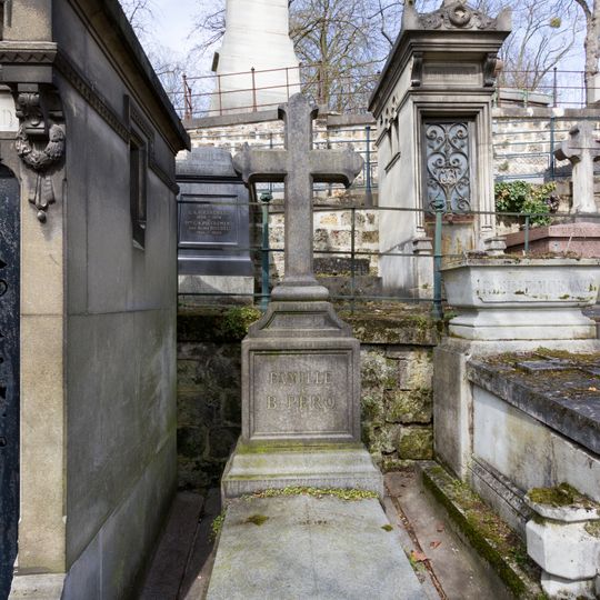 Grave of Péró