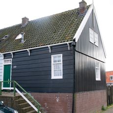 Kerkbuurt 168, Marken