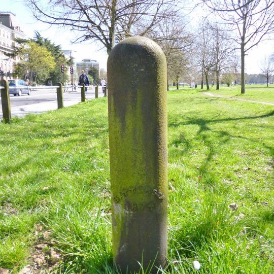 9 Battersea Parish boundary markers