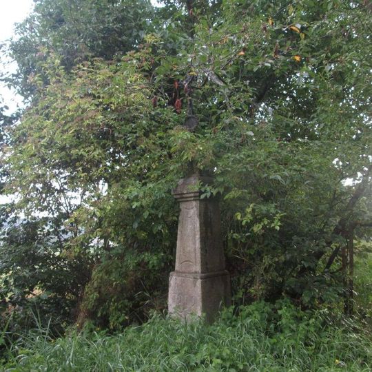 Kříž západně od Kvášňovic