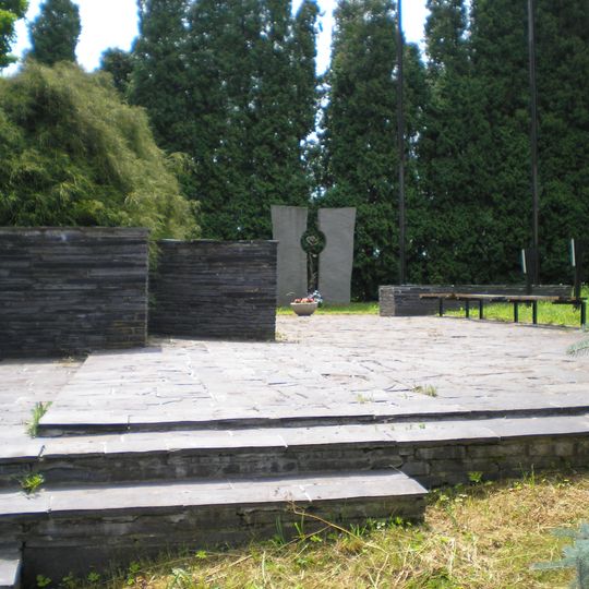 Společný hrob a památník rudoarmějců