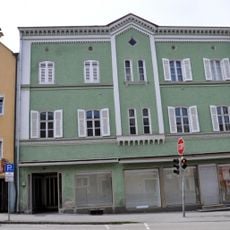 Wohn- und Geschäftshaus