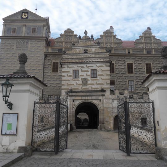 Vstupní most zámku Horšovský Týn