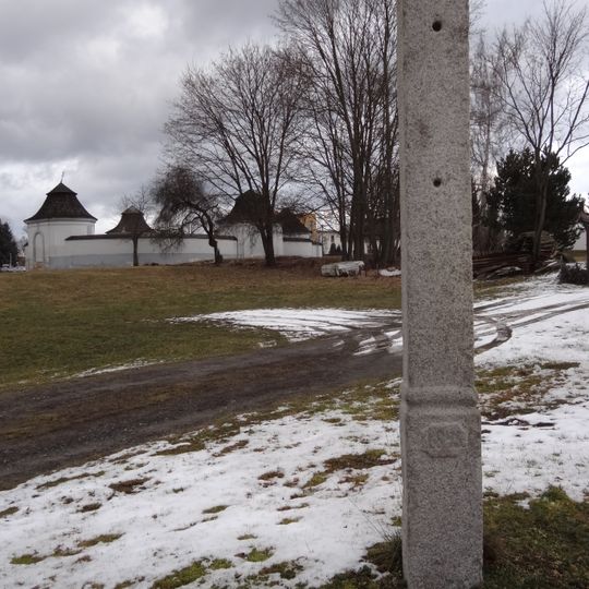 Boží muka u cesty do Starého Dvora