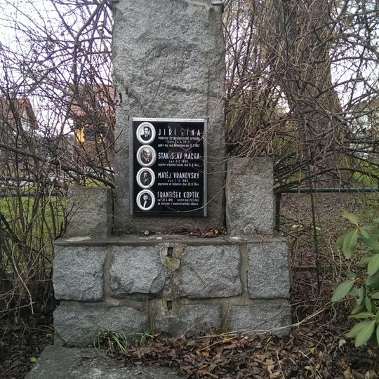 Pomník padlým ve Lhotě