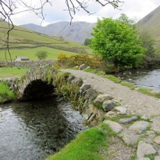 Row Bridge North Of Hotel