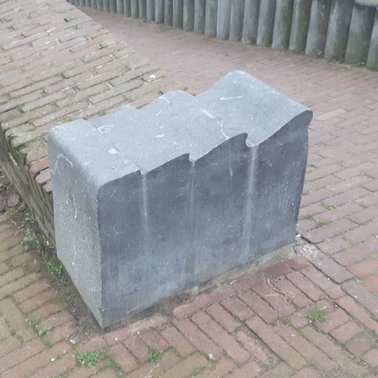 Twee muursculpturen
