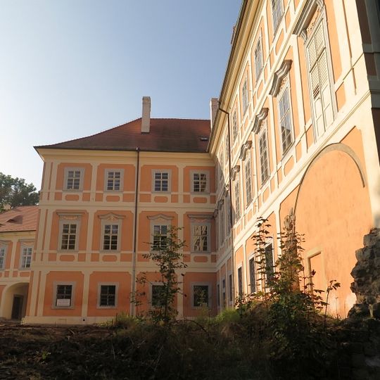 Březno chateau