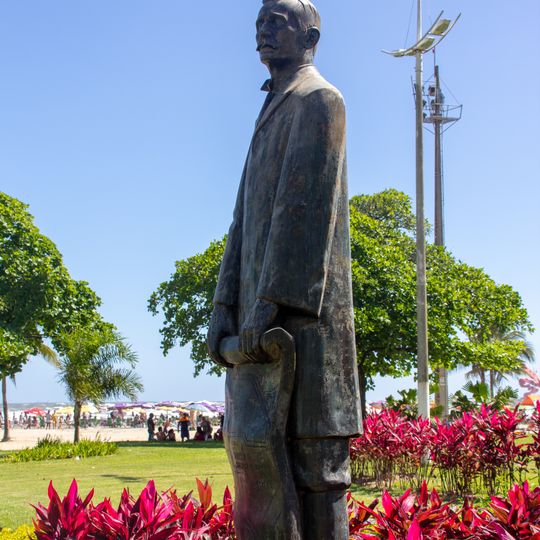 Statue of Saturnino de Brito