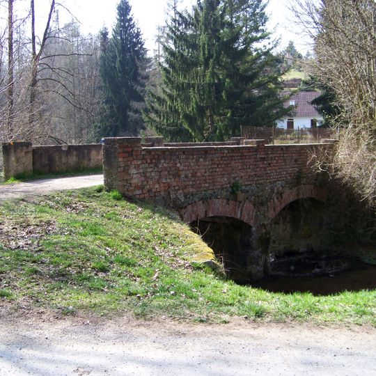 Most přes Mokřanský potok v Řehenicích u papírny