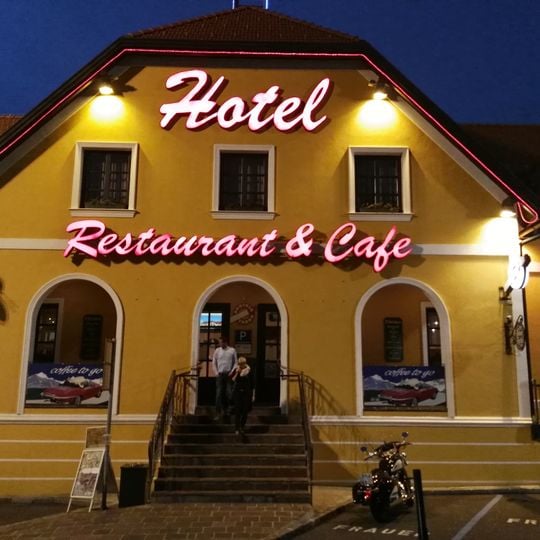 Oldtimer Zöbern - Autobahnraststation & Motorhotel